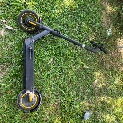 EMOKO HT-T4 Max 10" Folding Electric Scooter 500W Motor 36V 15Ah Battery With APP And Suspension