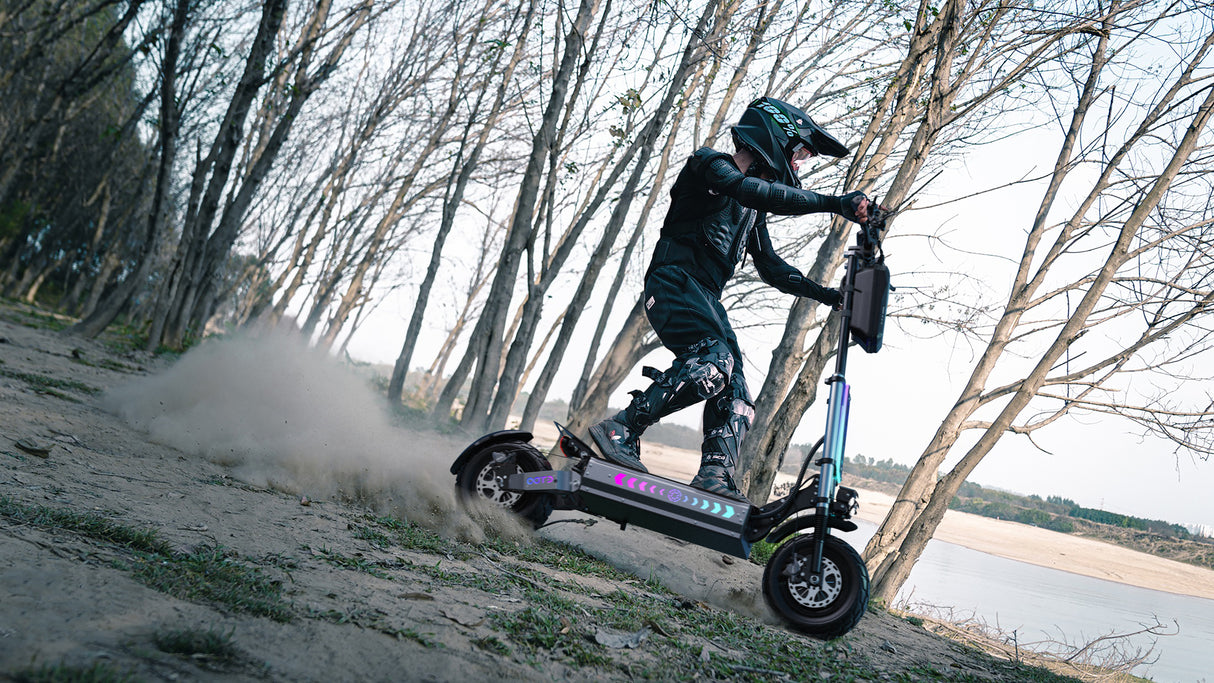 OOTD T90 13" All-Terrain 2-Wheel Scooter Electric Scooter 3000W*2 Dual Motor 60V 31.2Ah Battery