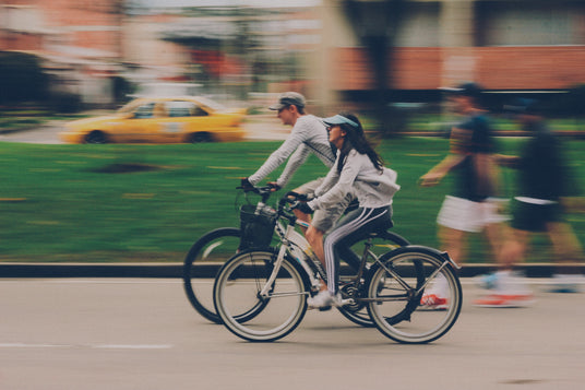 electric bike man and woman - gleeride